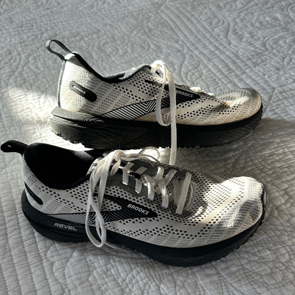 Walking shoes